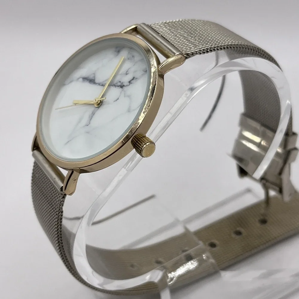 Women's Watch‎ Marble Dial 34mm Case Silver Mesh Metal Band- New Batery